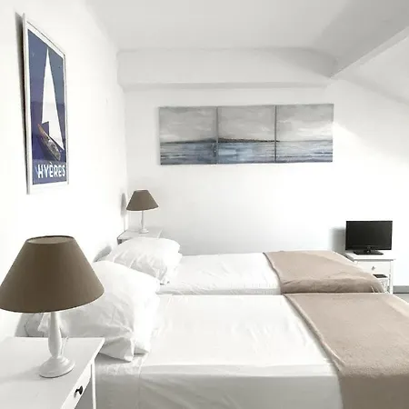 Nest * Hyères